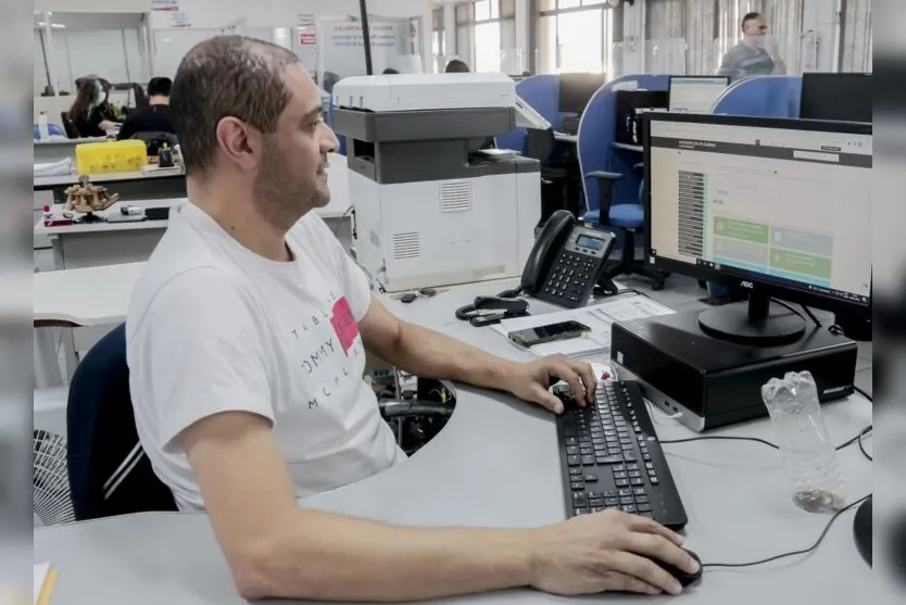  Os servidores recebem na próxima semana metade do décimo terceiro salário 