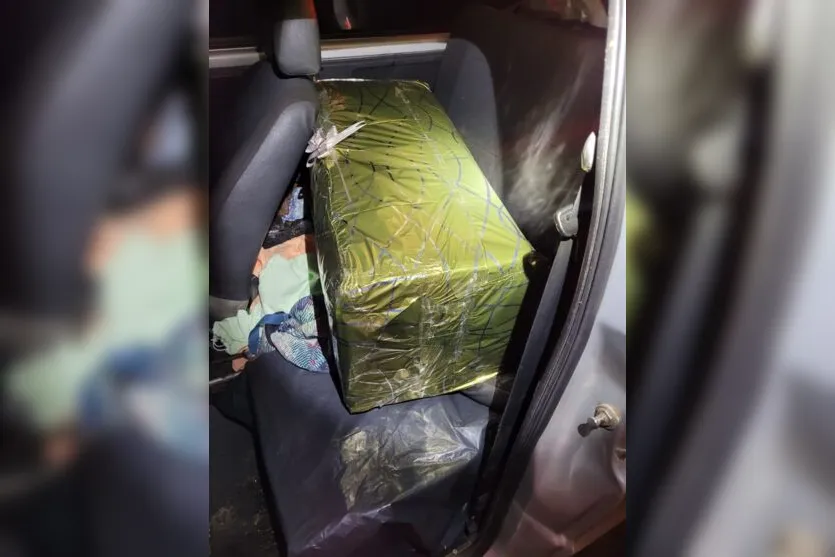 PRF apreende 304 quilos de maconha em Cambé