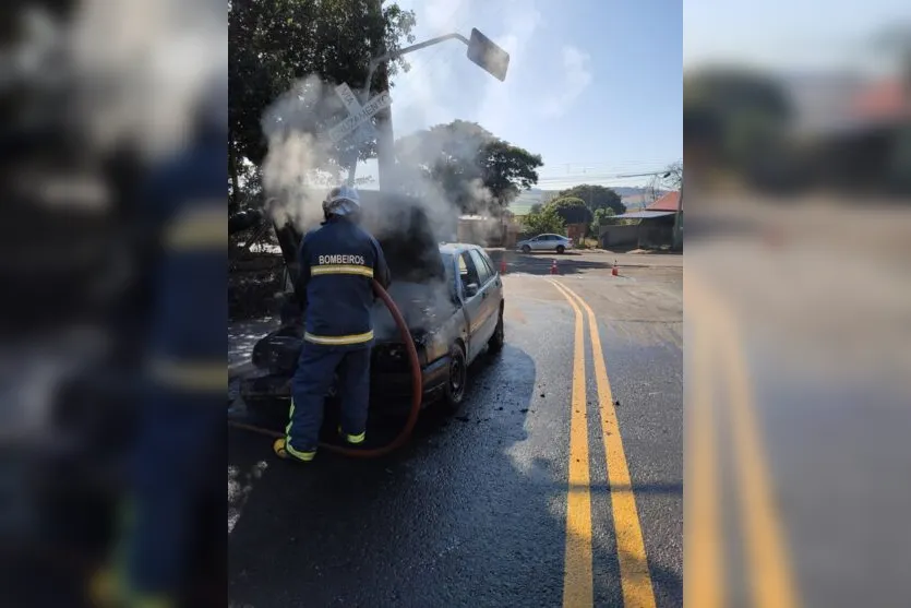  Parte do motor do veículo ficou totalmente destruído 