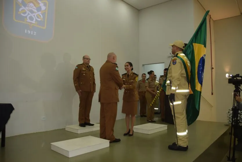 Pela 1ª vez, mulher comanda unidade dos bombeiros no Paraná