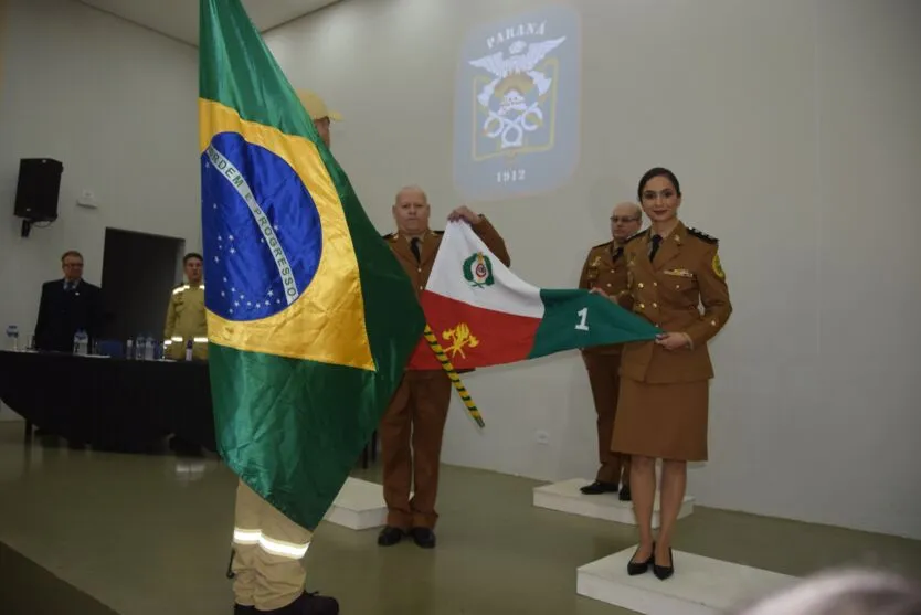 Pela 1ª vez, mulher comanda unidade dos bombeiros no Paraná