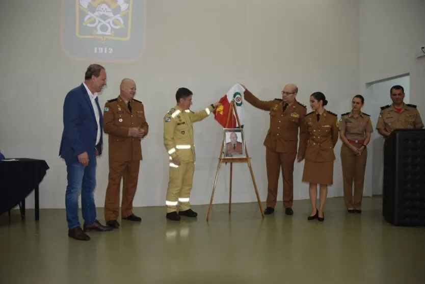 Pela 1ª vez, mulher comanda unidade dos bombeiros no Paraná