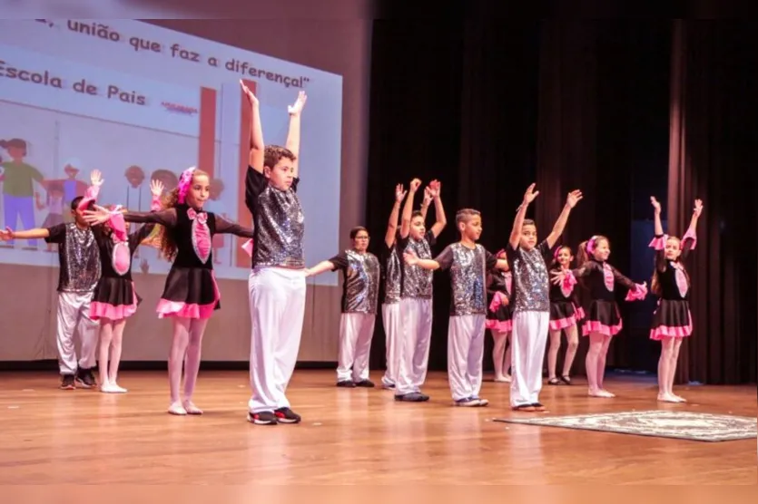  Pretende contribuir para a melhoria da autoestima e da aprendizagem dos alunos 