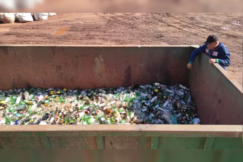  Todo o material reciclável é separado e comercializado pela entidade, em Borrazópolis 