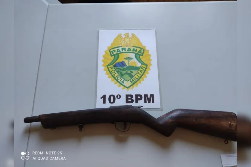  Uma arma de fabricação artesanal foi apreendida na casa do homem 