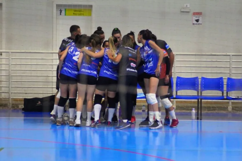 Equipe de vôlei feminino de Apucarana estreia na Liga de Maringá