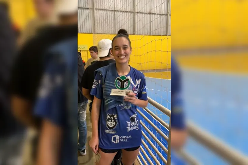 Equipe de vôlei feminino de Apucarana estreia na Liga de Maringá