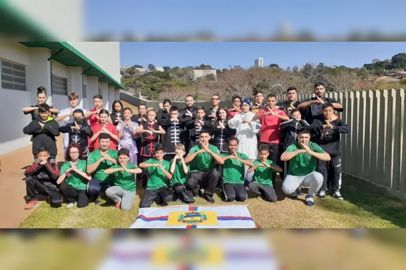 40 atletas de Apucarana foram à competição em Campo Mourão 