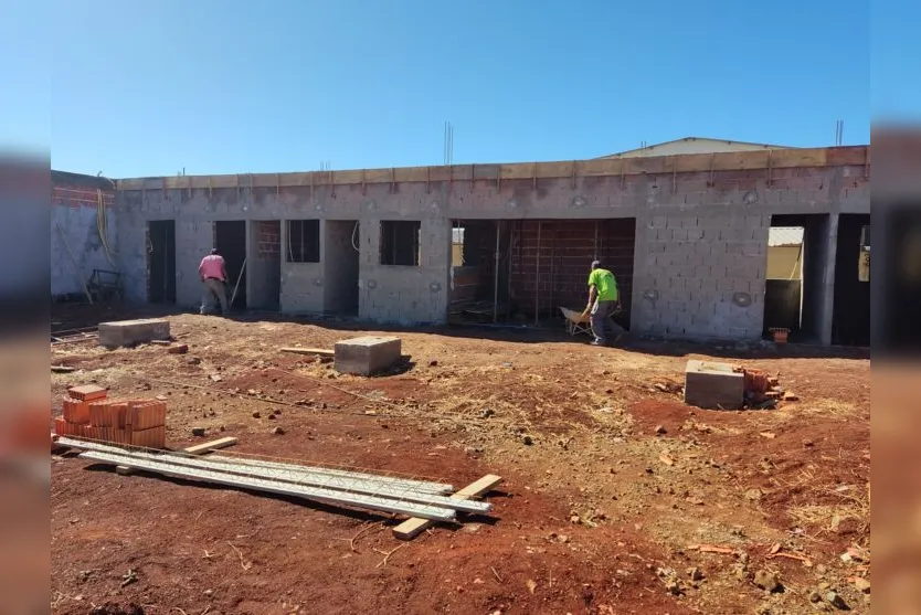  A rodoviária terá área de guichê, lanchonete, cozinha, almoxarifado, sala onde funcionará o Detran e banheiros. 