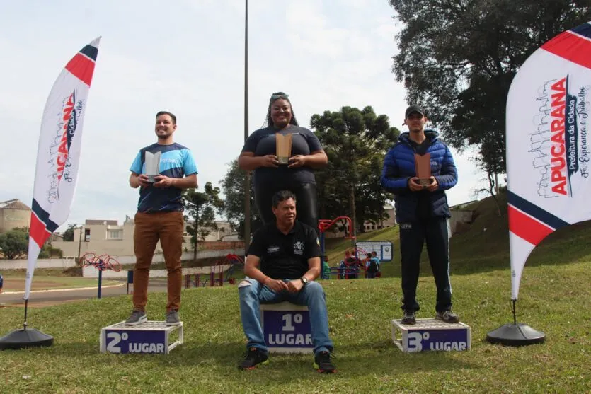 Atletismo e natação dão início ao 61º Jogos Universitários do Paraná