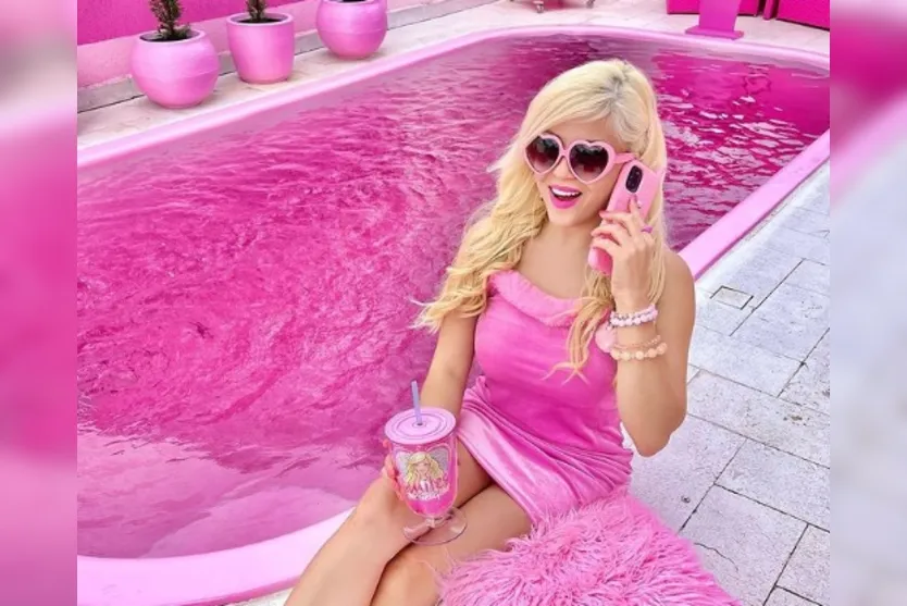 Influencer curitibana se inspira em Barbie e vive em mundo cor-de-rosa