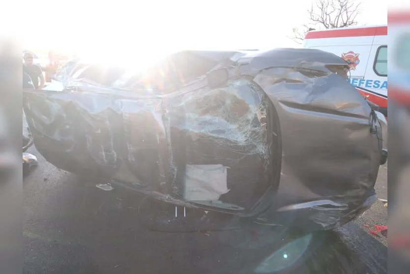 Capotamento entre Cambira e Jandaia do Sul deixa irmãos feridos