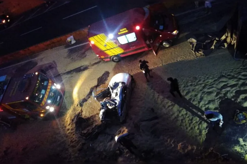 Carreta se envolve em acidente no contorno norte de Rolândia