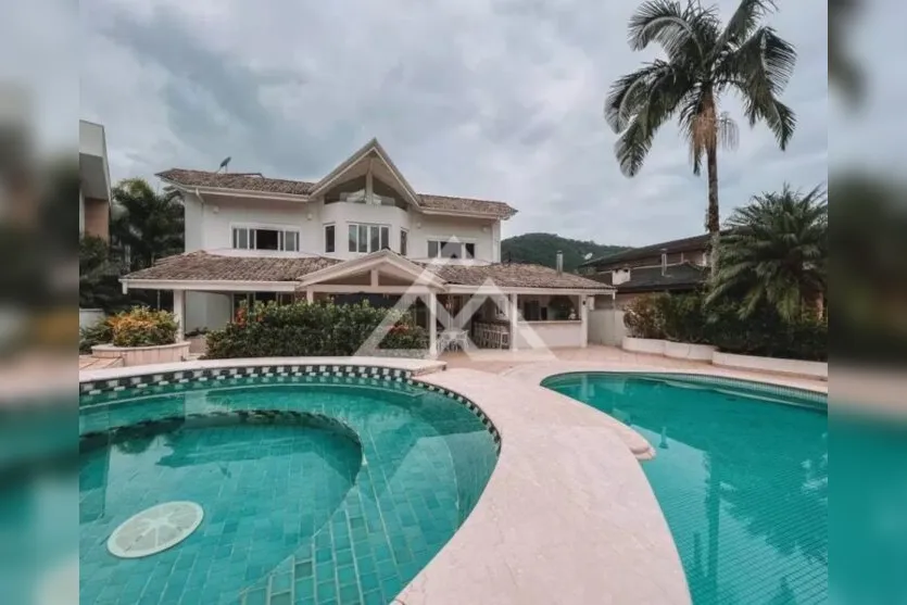 Casa em que Hebe passava férias é colocada à venda por R$ 18 milhões