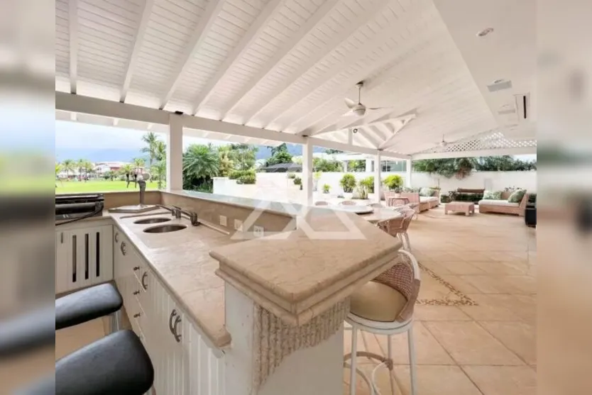 Casa em que Hebe passava férias é colocada à venda por R$ 18 milhões