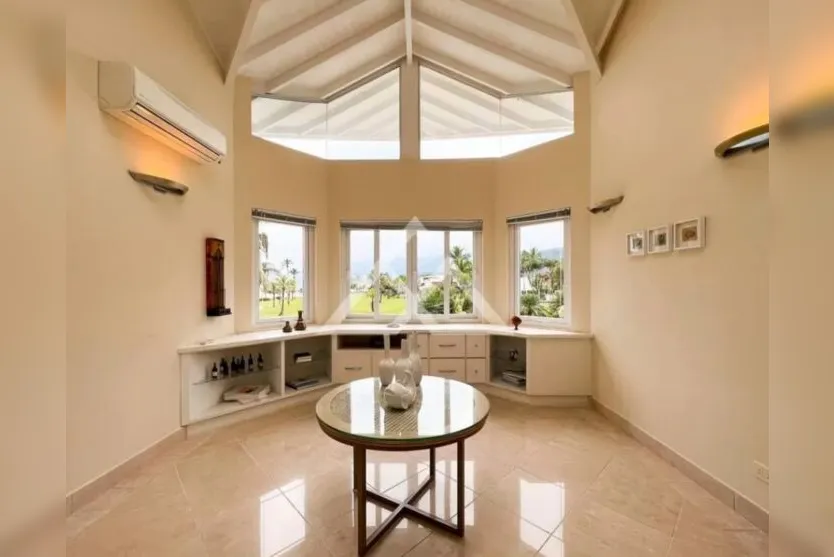 Casa em que Hebe passava férias é colocada à venda por R$ 18 milhões