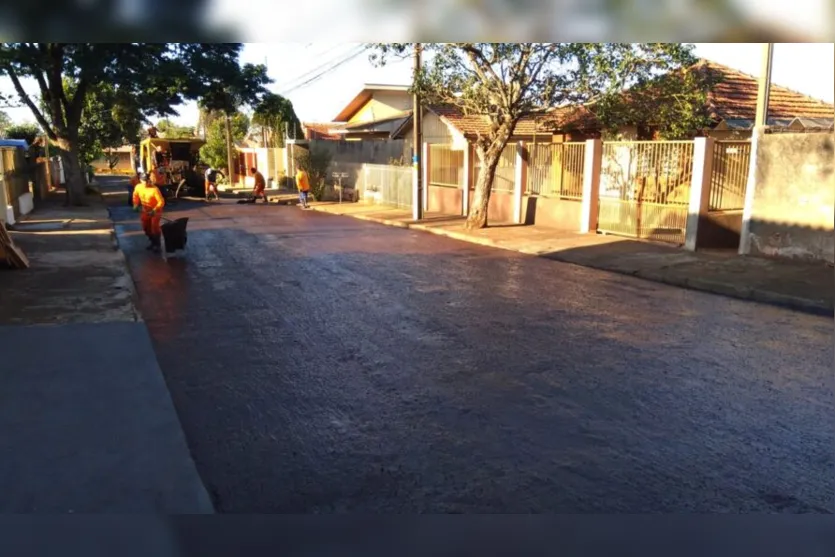 Codar executa serviço de melhoria asfáltica em Arapongas; confira