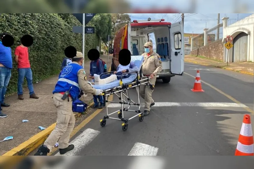  Conforme os socorristas, o garoto sofreu suspeita de fratura no pé 