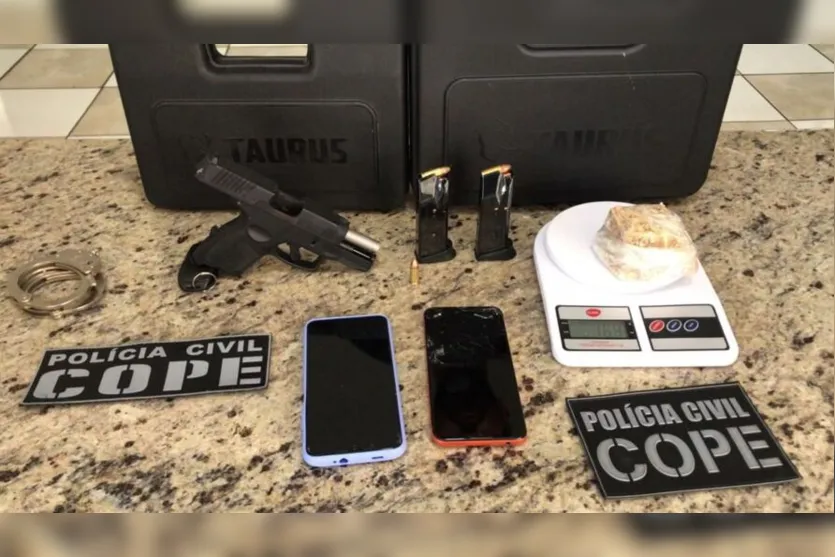  De acordo com o investigador, na casa os policiais ainda encontraram 160 gramas de crack e 20 munições intactas 
