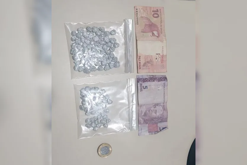  Em conjunto com os policiais locais, as equipes CHOQUE realizam abordagens 