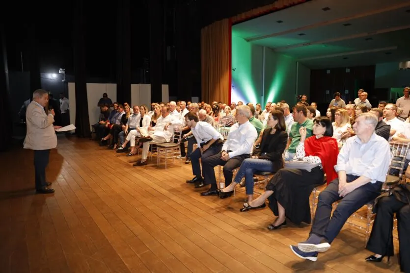  Evento reuniu empresários, autoridades e corretores de imóveis de Apucarana 