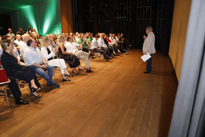  Evento reuniu empresários, autoridades e corretores de imóveis de Apucarana 