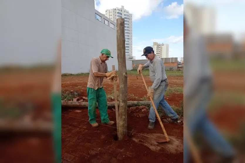 Futuro 'Centro Empresarial da Acia' começa a receber tapume