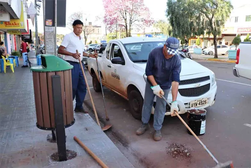 Ivaiporã investe recursos da taxa do lixo e adquire lixeiras ecológica