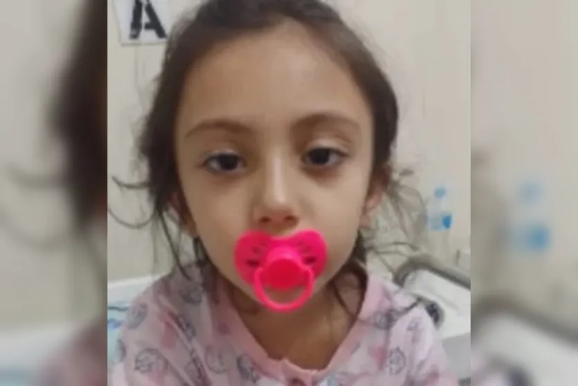  Maria Vitória nasceu com mega cólon congênito 