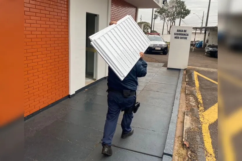 Menor é apreendido furtando janelas de casas do Fariz Gebrim