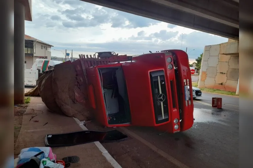  Motorista do caminhão não sofreu ferimentos 