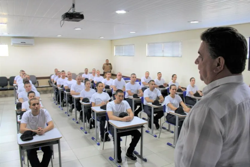  Nesta terça-feira (2), o prefeito Sérgio Onofre participou da abertura das atividades do curso 