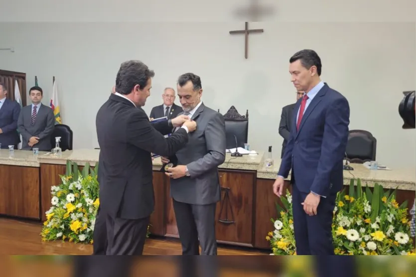  O Título de Cidadão Honorário é a maior honraria do Poder Legislativo Municipal 