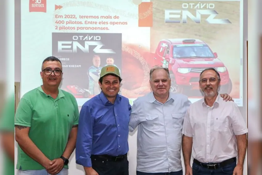  O comboio de carros, caminhonetes, motos, UTVs e quadriciclos larga de Foz do Iguaçu (PR) 