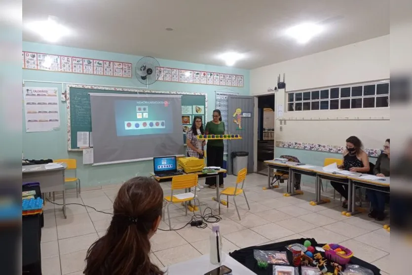  O encontro foi ministrado por Maria Terezinha Alves Castilho 