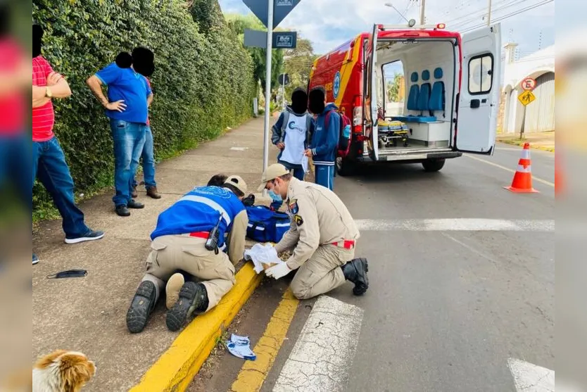  O garoto estava atravessando a rua com outros amigos quando o acidente aconteceu 