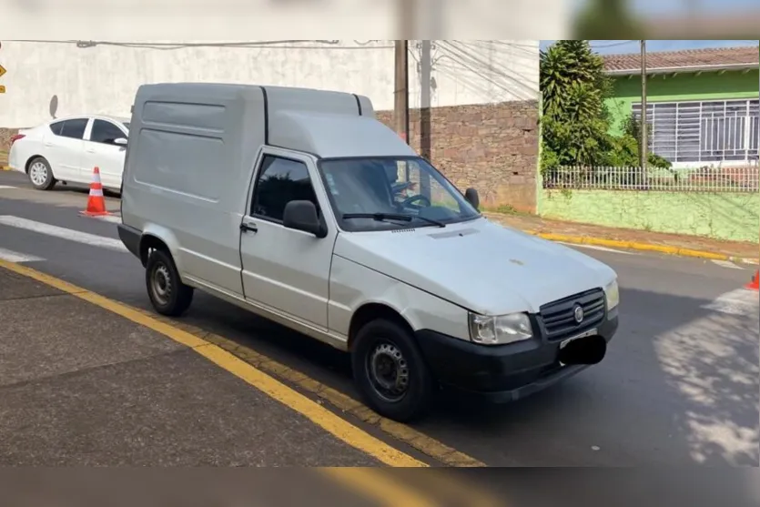  O motorista do carro parou e prestou socorro à vítima 