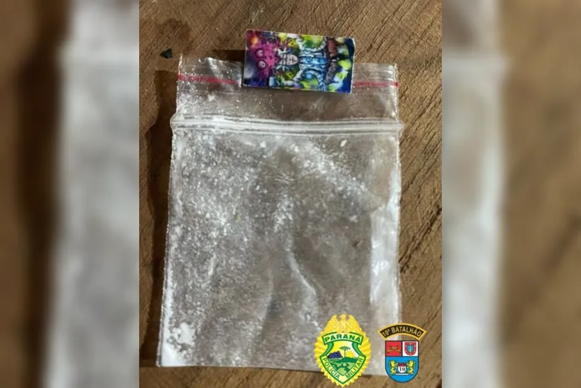  Polícia ainda encontrou resquícios de cocaína durante buscas pelo local 