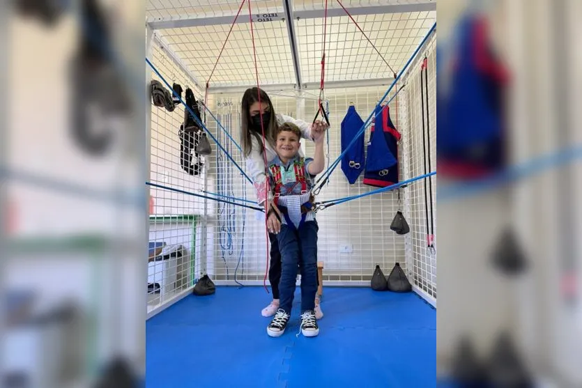 Prefeitura e Apae garantem tratamento pelo método PediaSuit; confira