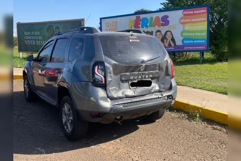  Um acidente entre dois carros foi registrado na tarde desta quinta-feira (28) em Apucarana. 
