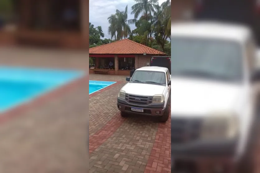  Uma caminhonete modelo Ford Ranger foi levada 