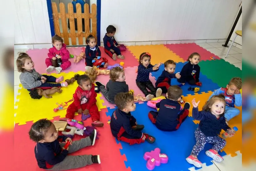 Volta às aulas é marcada por muita alegria em Apucarana