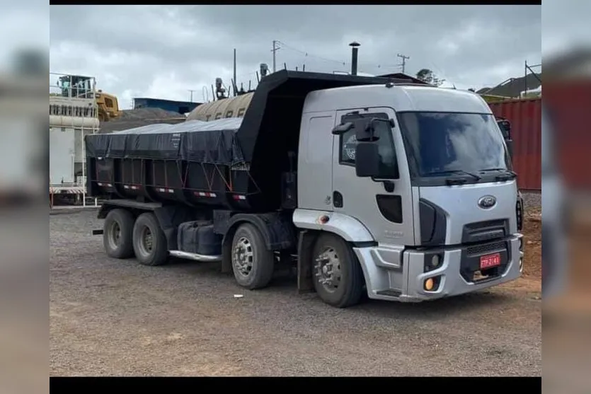  . O responsável pela empresa ao chegar para trabalhar nesta manhã percebeu que  o local foi invadido 