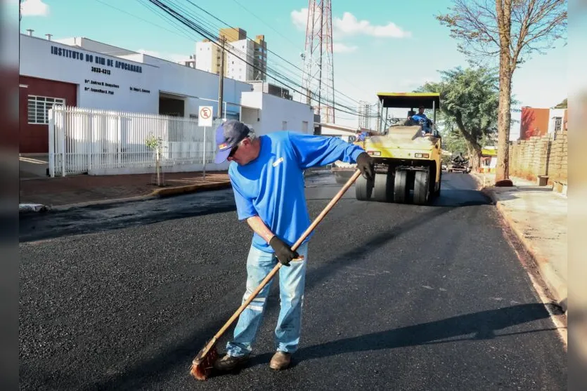 Apucarana continua com obras na Rua Bandeirantes