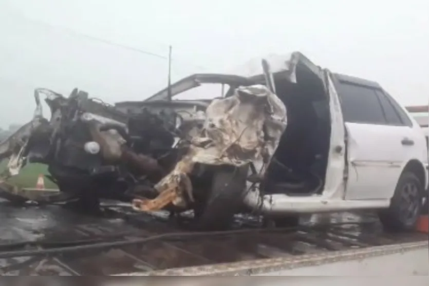  As cinco pessoas que estavam no carro tiveram ferimentos considerados graves 