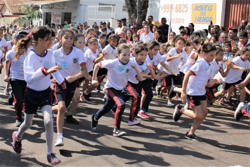  As duas primeiras etapas da competição foram realizadas respectivamente no mês de maio 