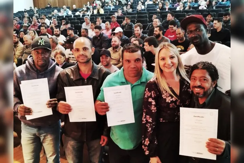  Até o momento mais de 1,5 mil pessoas foram capacitadas no programa. 