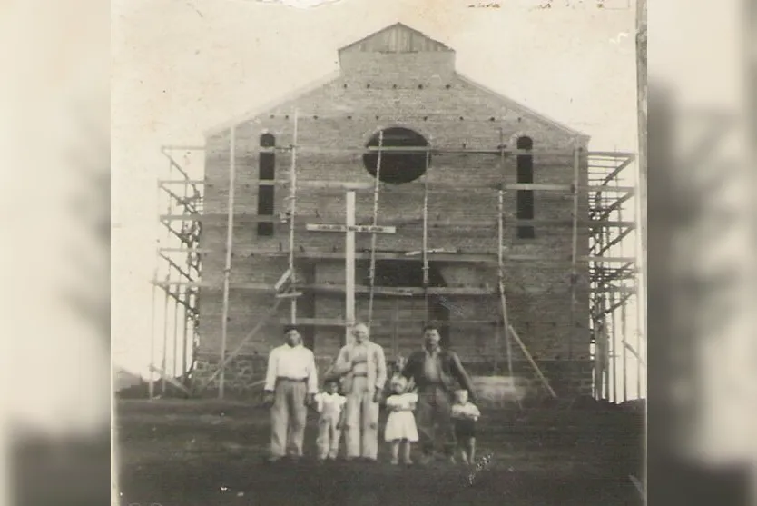  Atual igreja matriz foi construída em cima do terreno do antigo cemitério da cidade 