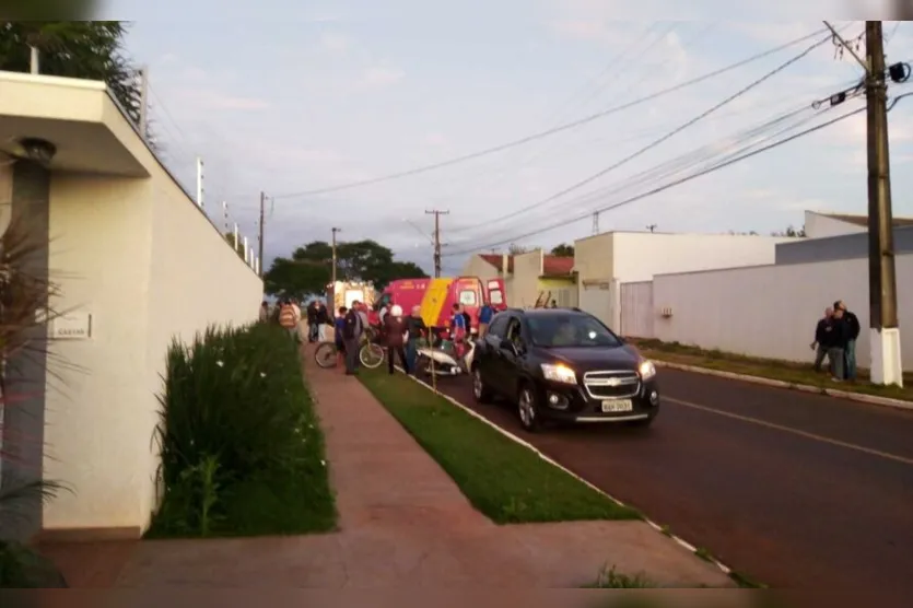 Batida entre carro e moto deixa duas pessoas feridas em Ivaiporã