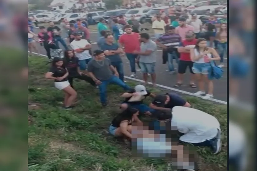  Dois jovens foram levados para o hospital por equipes de socorro de Rio Branco e Grandes Rios 